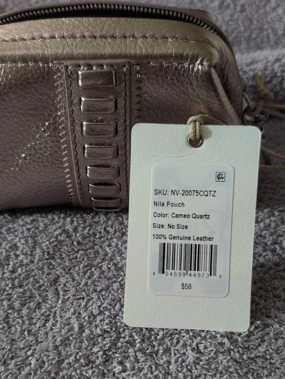 NWT HOBO Nila Pouch In Cameo Quartz